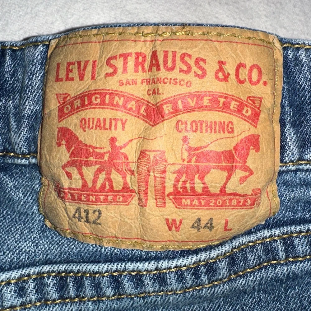 44 - Levi's 412 Distressed Blue Jean Shorts Jorts Men’s Slim Fit Size 44 - Picture 3 of 11